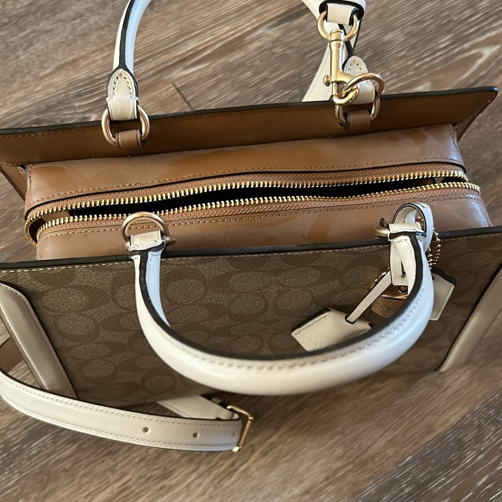 Coach Small Zoe Carryall In Signature Canvas - Picture 7 of 7